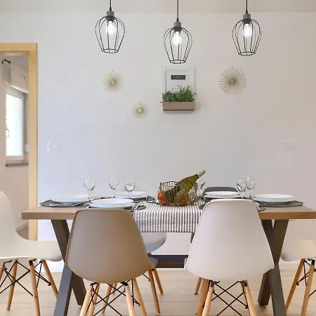Laura By Interhome Ferienhaus