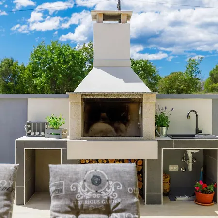 Holiday home Laura By Interhome