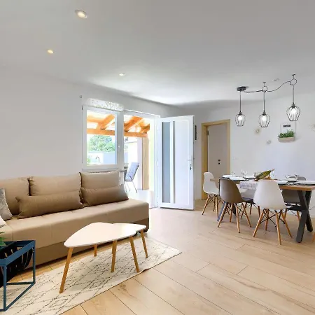 Holiday home Laura By Interhome Pula