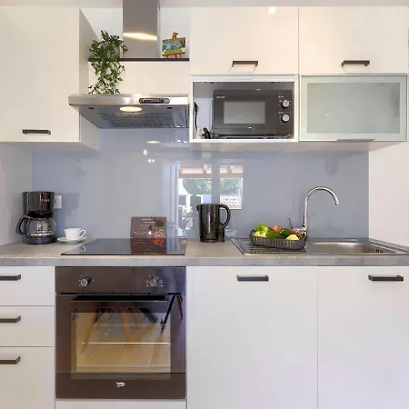 Laura By Interhome Ferienhaus Pula