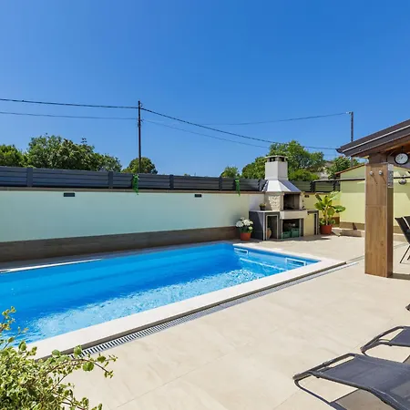 Holiday home Laura By Interhome *