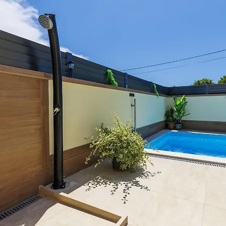 Holiday home Laura By Interhome